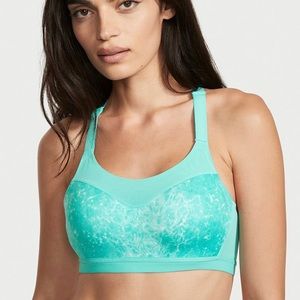 **NEW**2 high impact Victoria Secrets Sports Bras *sold together
